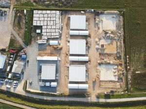 Monsson şi Prime Batteries semnează un memorandum pentru 1.070 MWh de baterii produse în România